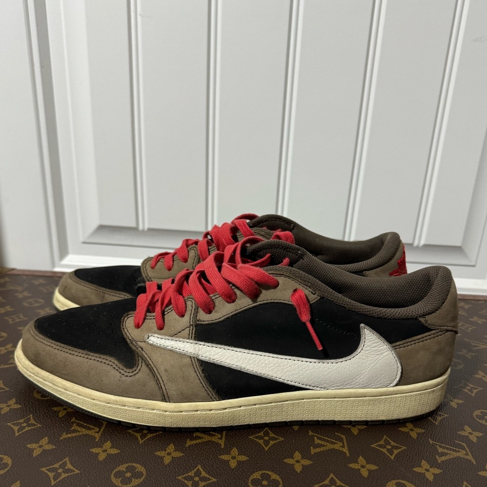 Travis Scott/Cactus Jack x Nike Jordan 1 Retro Low in Mocha with COA - Picture 8 of 16